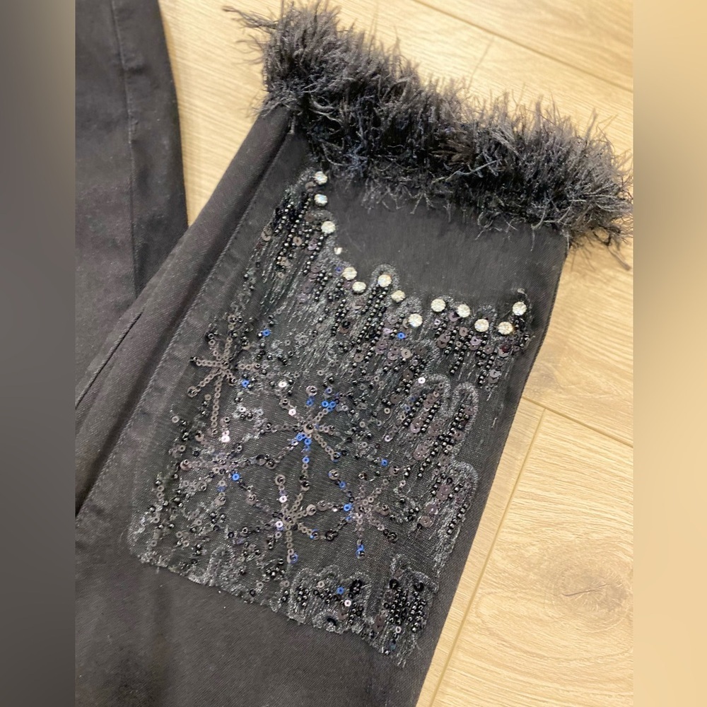 Frank Lyman Montreal black  jeans w beading & embroidery at hem and with fringe - Picture 3 of 15